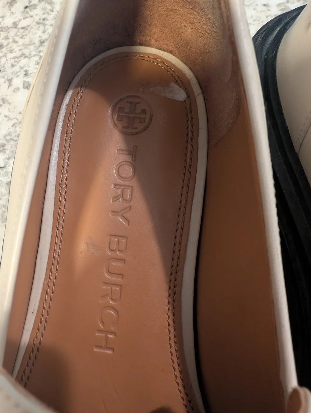 Tory Burch Jessa‎ Lug Sole Cream Leather Loafers with Gold Chain Accent 8.5